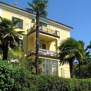 https://studio-villa-mir.primorje-gorskikotar.com